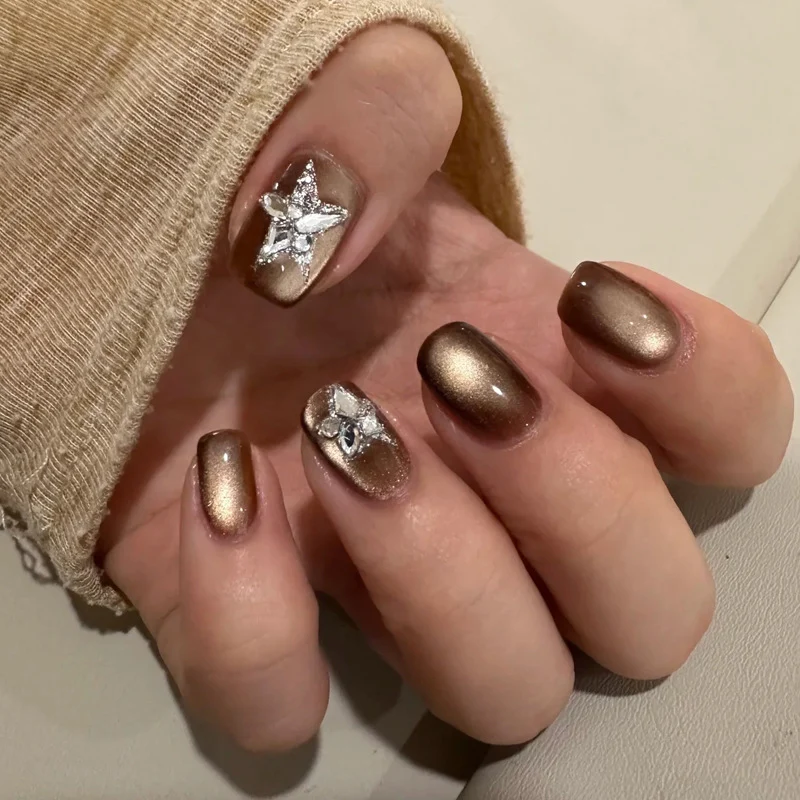 Stylish Press-On Nail Set with Elegant Floral Accents Stornfield