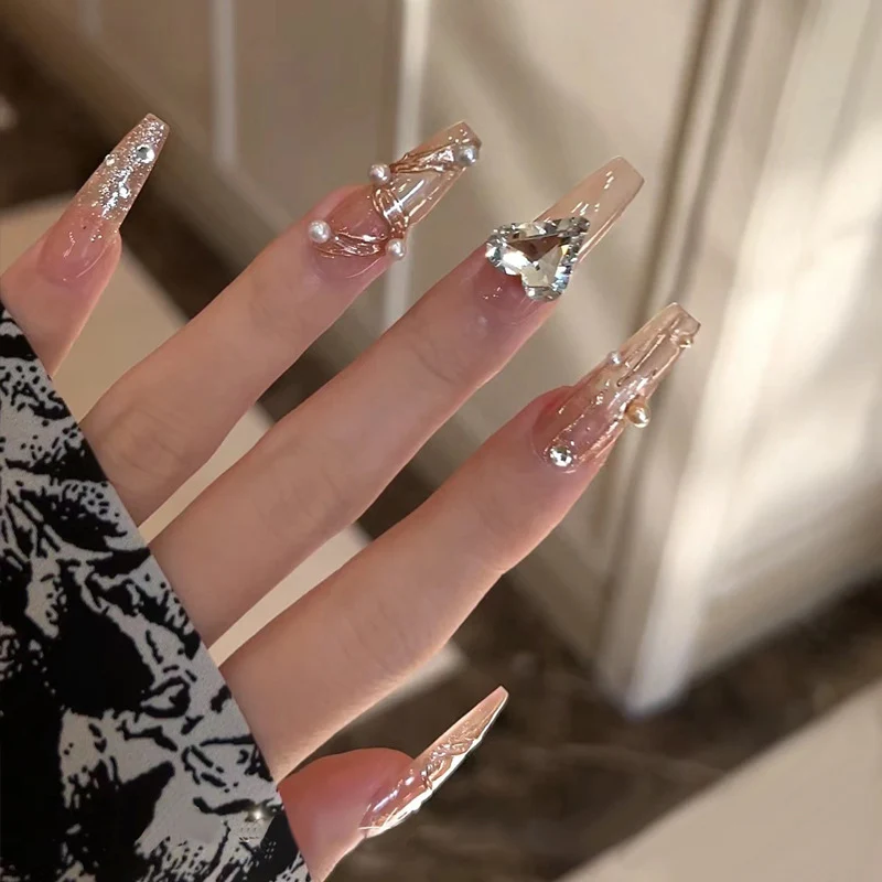 Stylish Press-On Nail Set with Elegant Floral Accents Stornfield