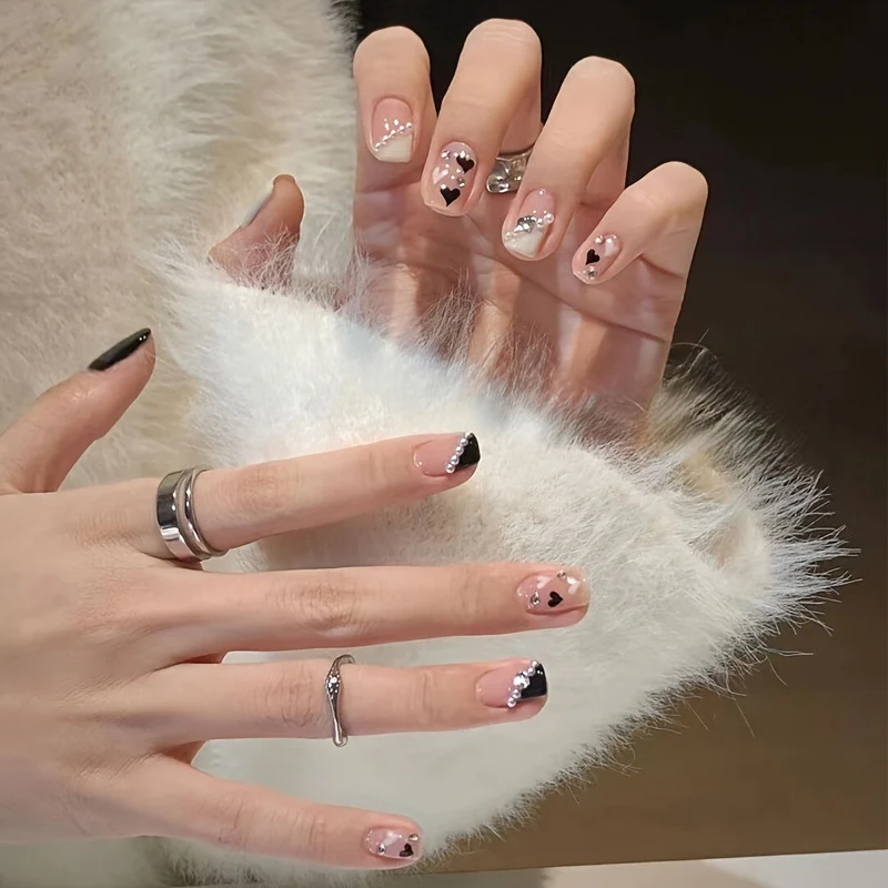 Stylish Press-On Nail Set with Elegant Floral Accents Stornfield