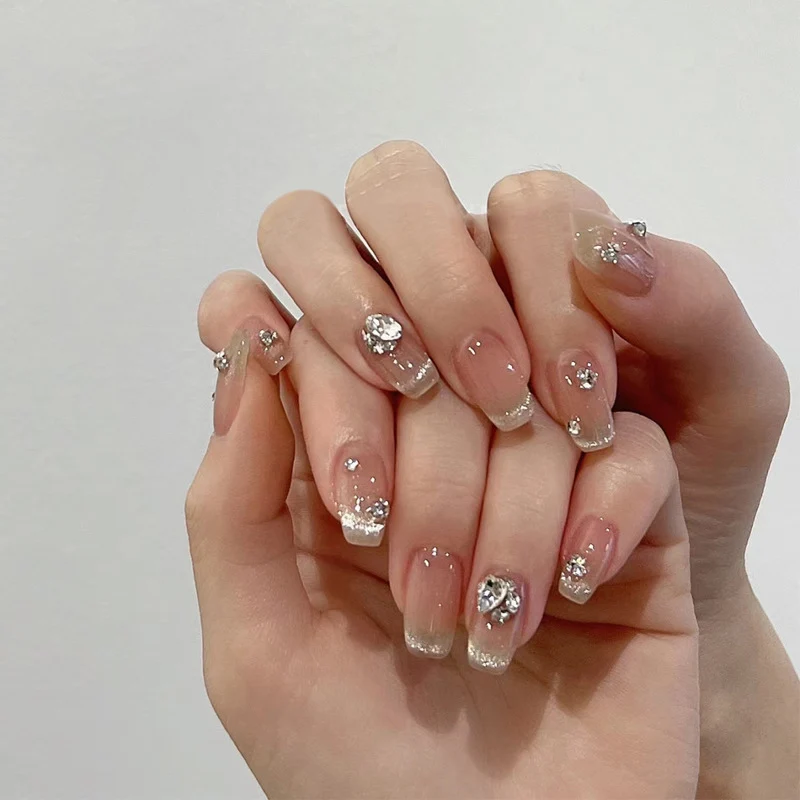 Stylish Press-On Nail Set with Elegant Floral Accents Stornfield
