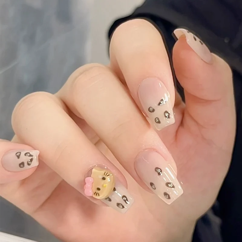 Stylish Press-On Nail Set with Artistic Leopard Design Stornfield