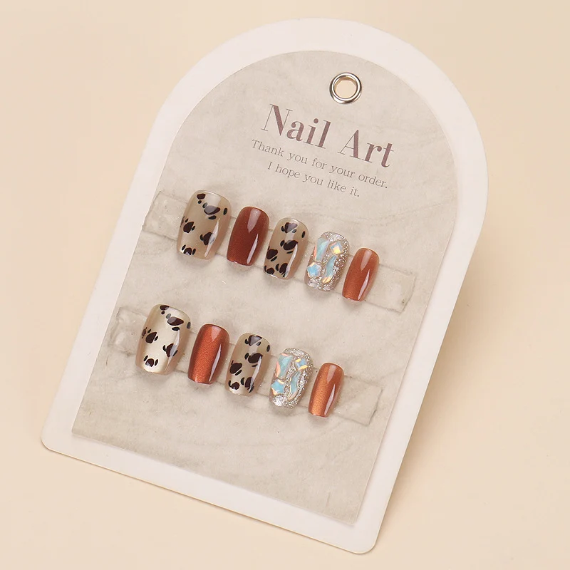 Stylish Press-On Nail Set with Artistic Leopard Design Stornfield