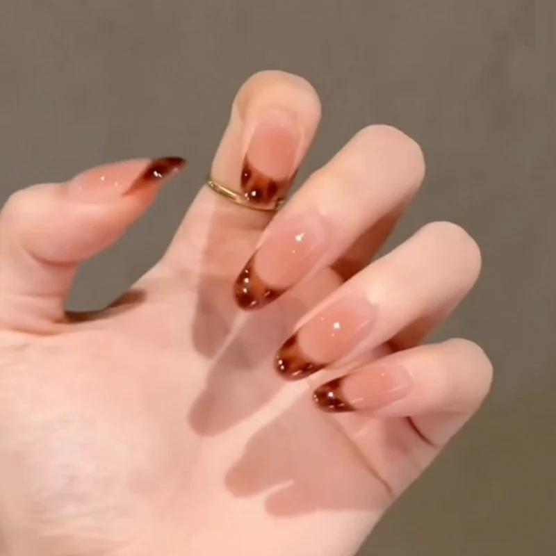 Stylish Press-On Nail Set with Artistic Leopard Design Stornfield
