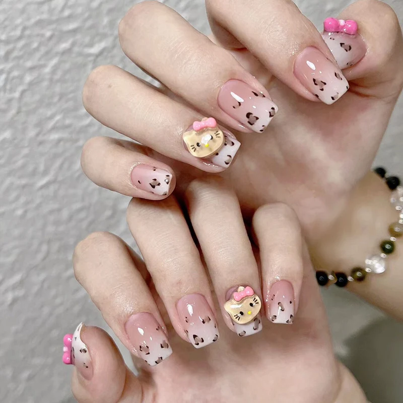 Stylish Press-On Nail Set with Artistic Leopard Design Stornfield