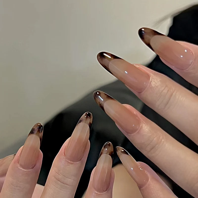 Stylish Press-On Nail Set with Artistic Leopard Design Stornfield