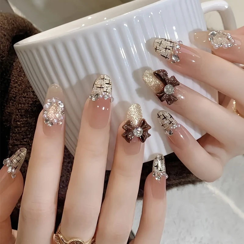 Stylish Nail Art Press-On Set with Glitter and Glossy Finish Stornfield