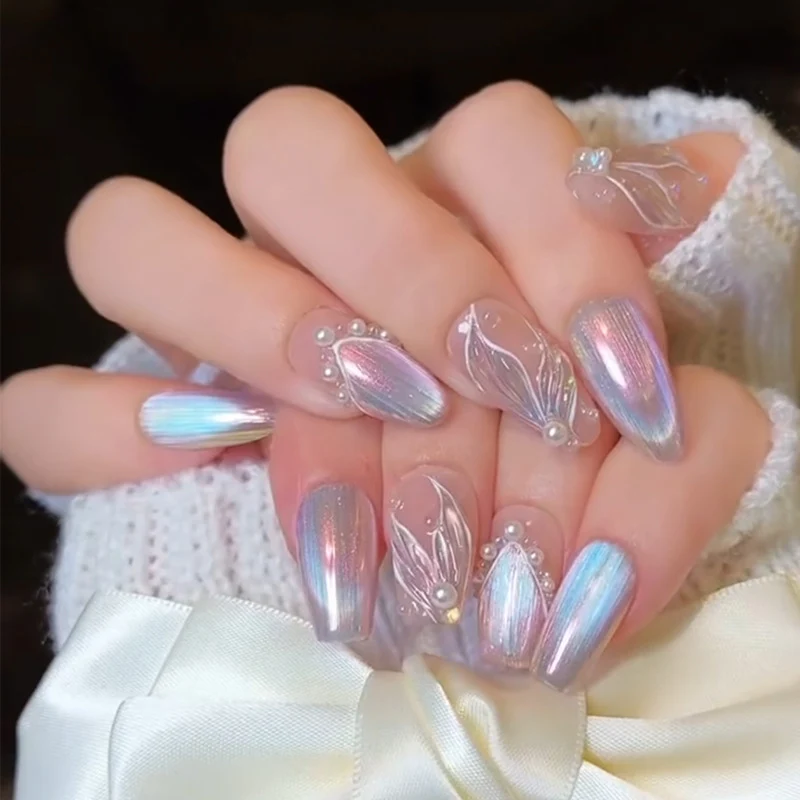 Stylish Nail Art Press-On Set with Glitter and Glossy Finish Stornfield