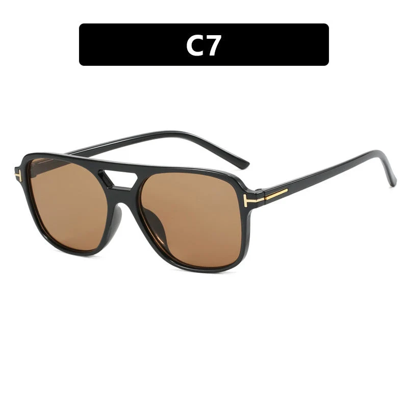 Dame moteriktig solbrille i stilfull ramme Luvikno