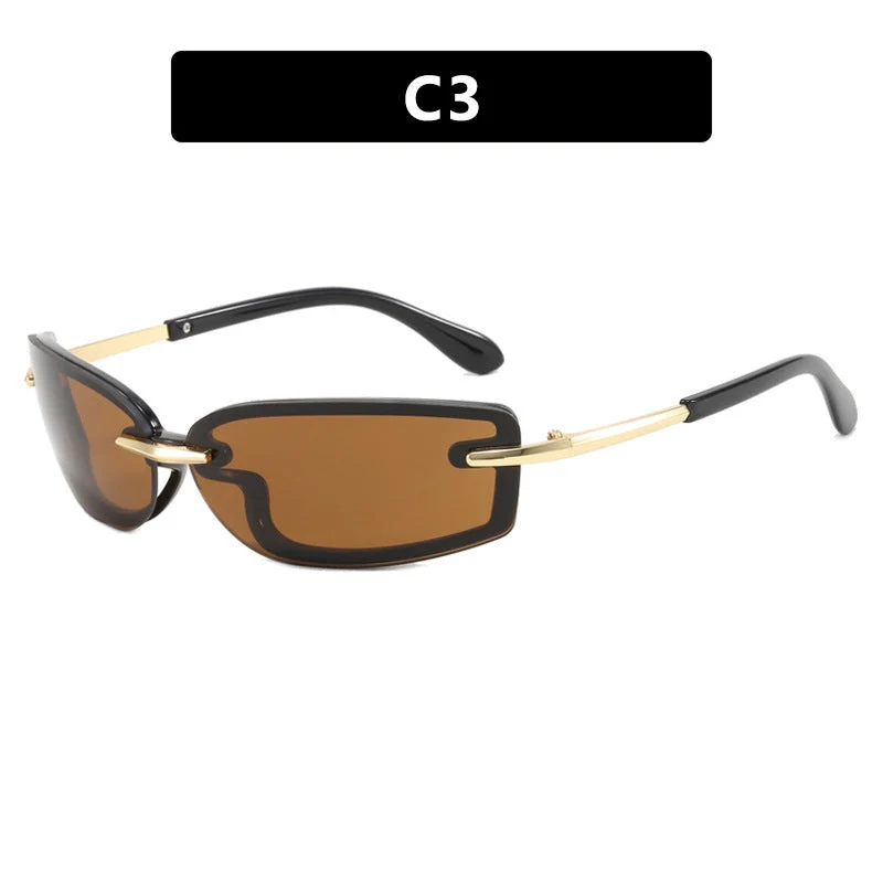 Dame moteriktig solbrille i futuristisk design og gjennomsiktig ramme Luvikno