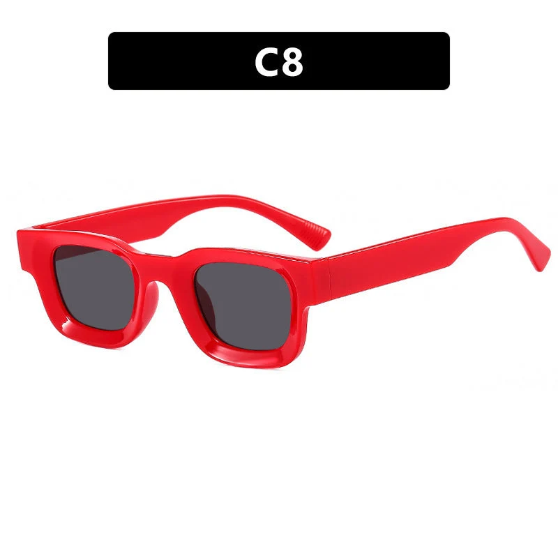 Dame moteriktig solbrille i elegant, kantet design Luvikno