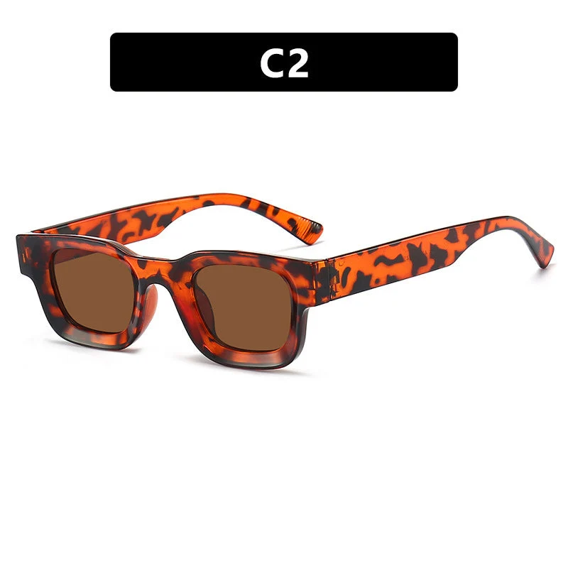Dame moteriktig solbrille i elegant, kantet design Luvikno