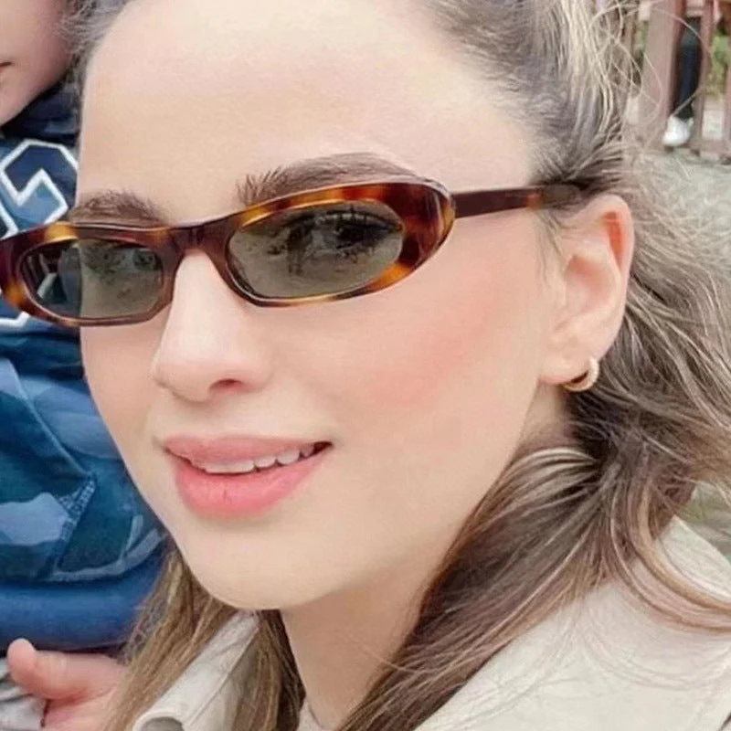Dame moteriktig solbrille i elegant cat-eye stil Luvikno