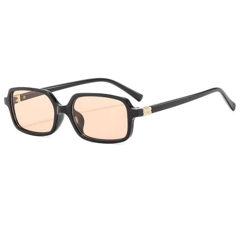 Dame moteriktig lesebrille i moderne kvadratisk design Luvikno