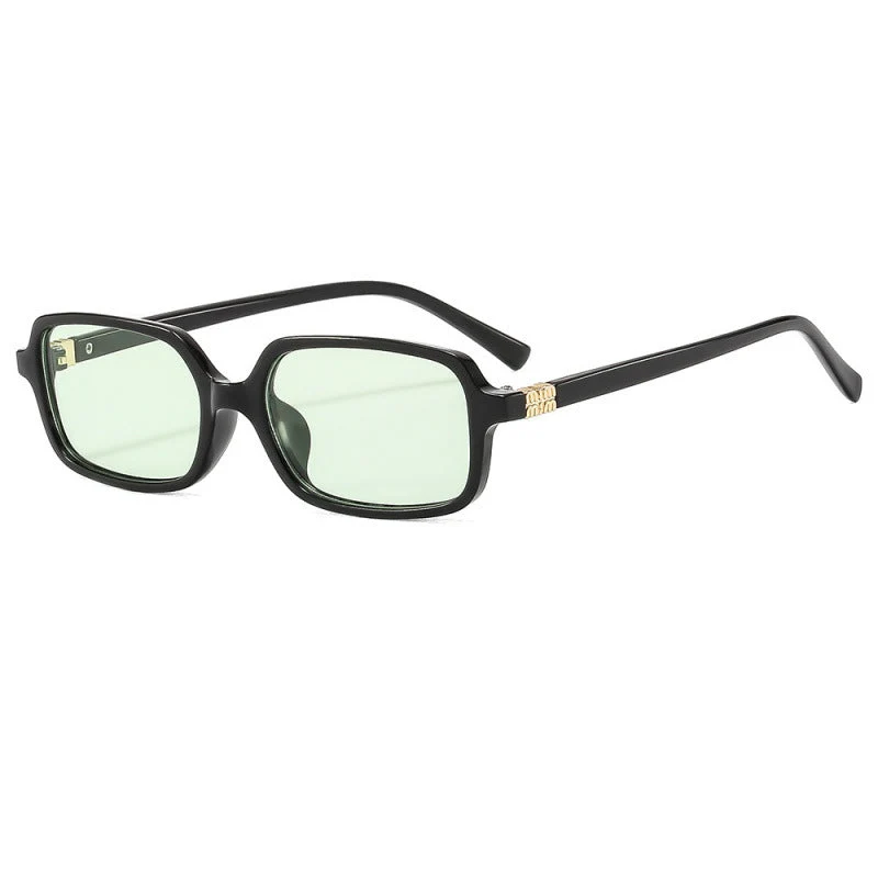 Dame moteriktig lesebrille i moderne kvadratisk design Luvikno