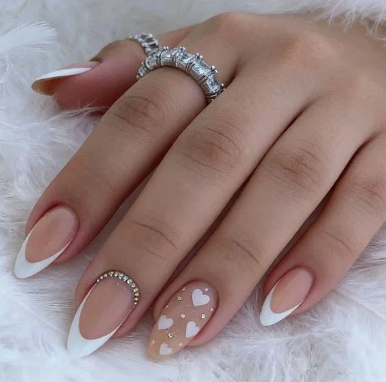 Heart-Embellished Gel Nail Art Set Stornfield