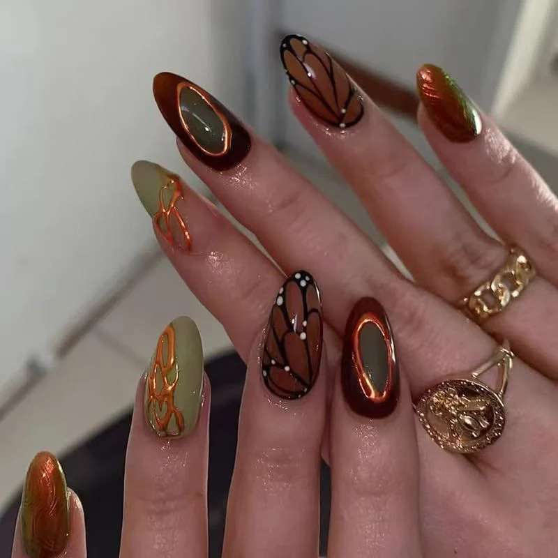 Künstlerische abstrakte Nagelverstärkungen Karnz
