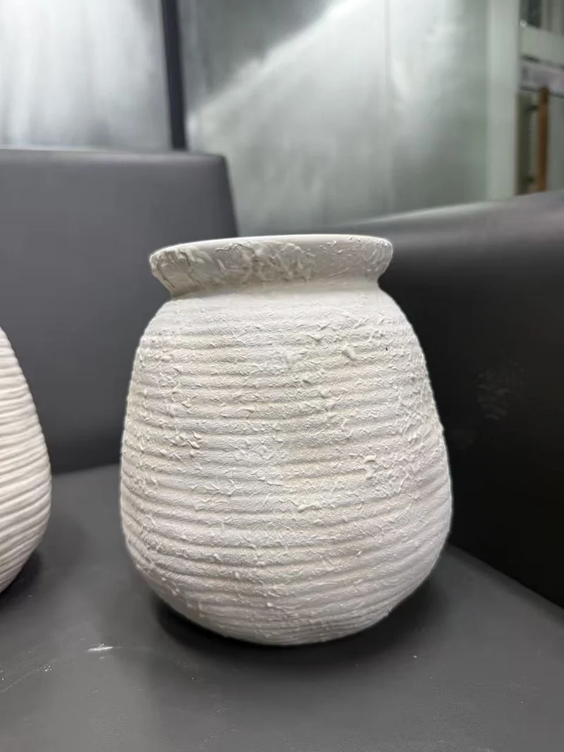 Handgefertigte Keramikvase Karnz