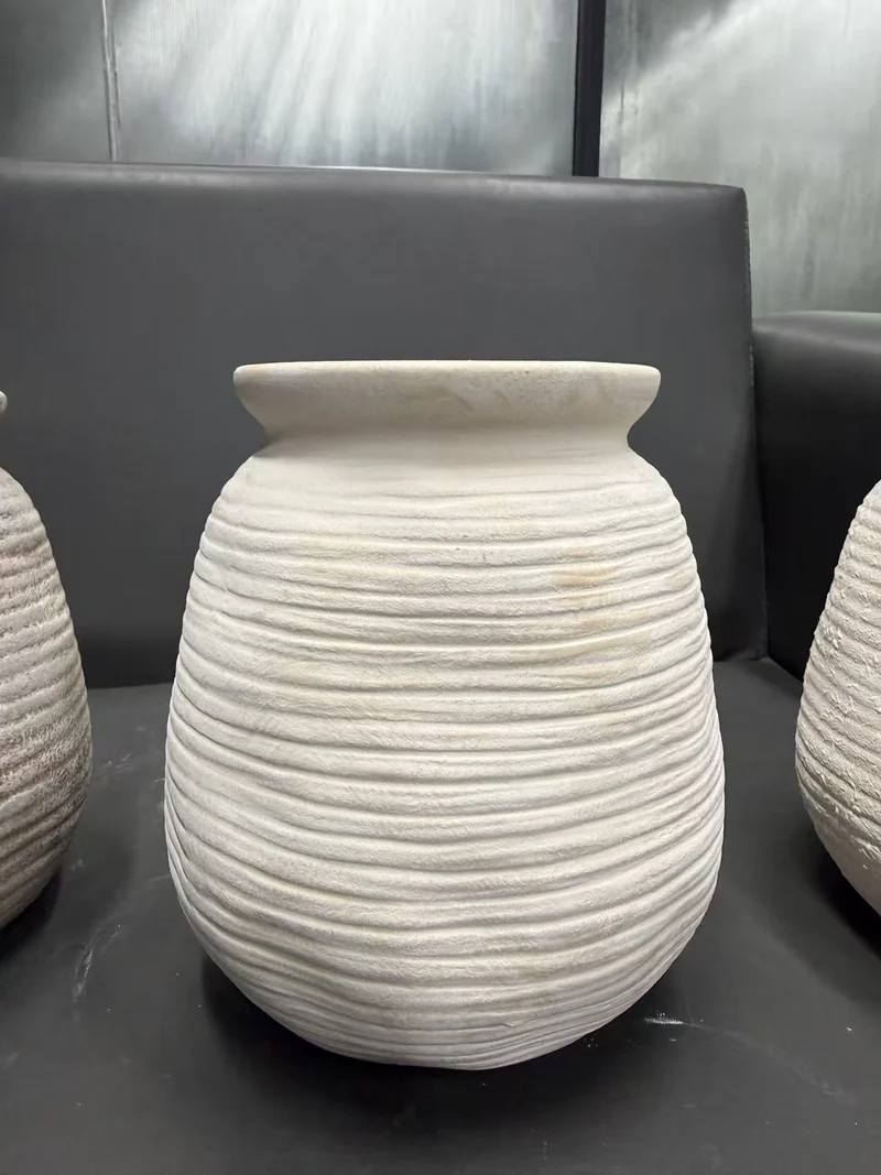 Handgefertigte Keramikvase Karnz