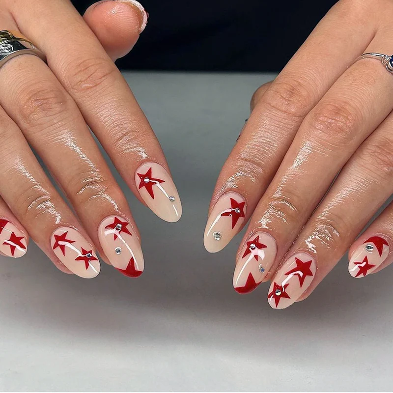 Artful nail art with glamorous accents Stornfield
