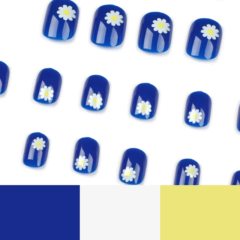 Artful Nail Art with Daisy Design Stornfield