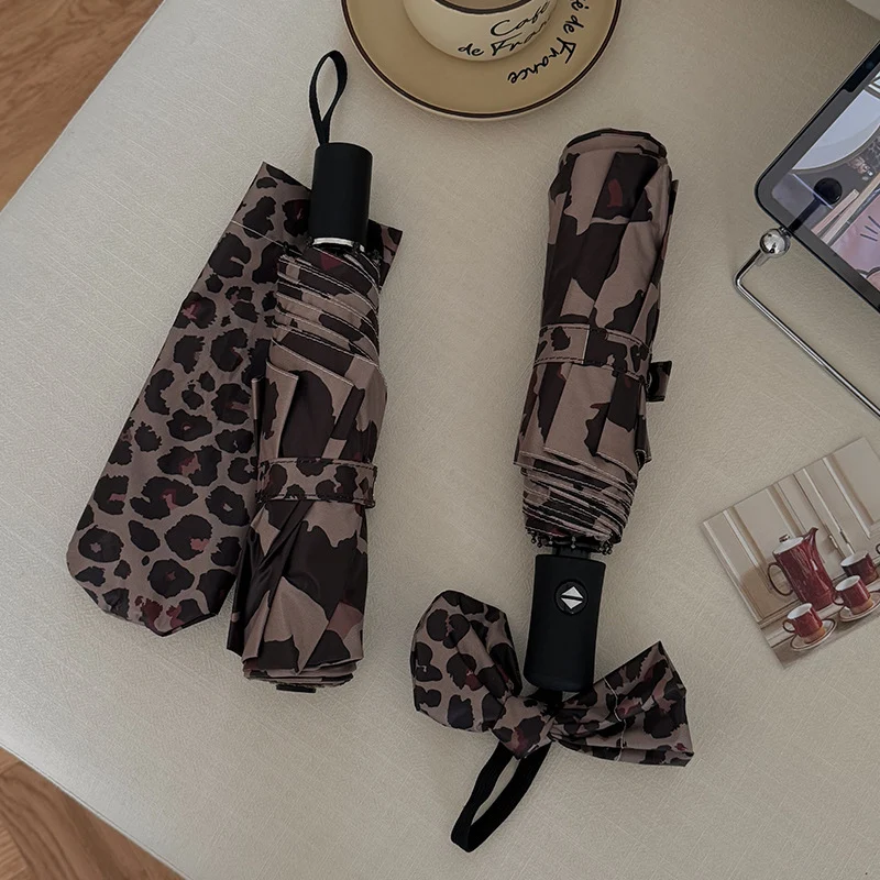 Women's Foldable Umbrella in Modern Leopard Pattern Stornfield