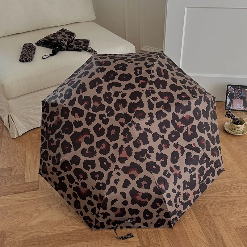 Women's Foldable Umbrella in Modern Leopard Pattern Stornfield