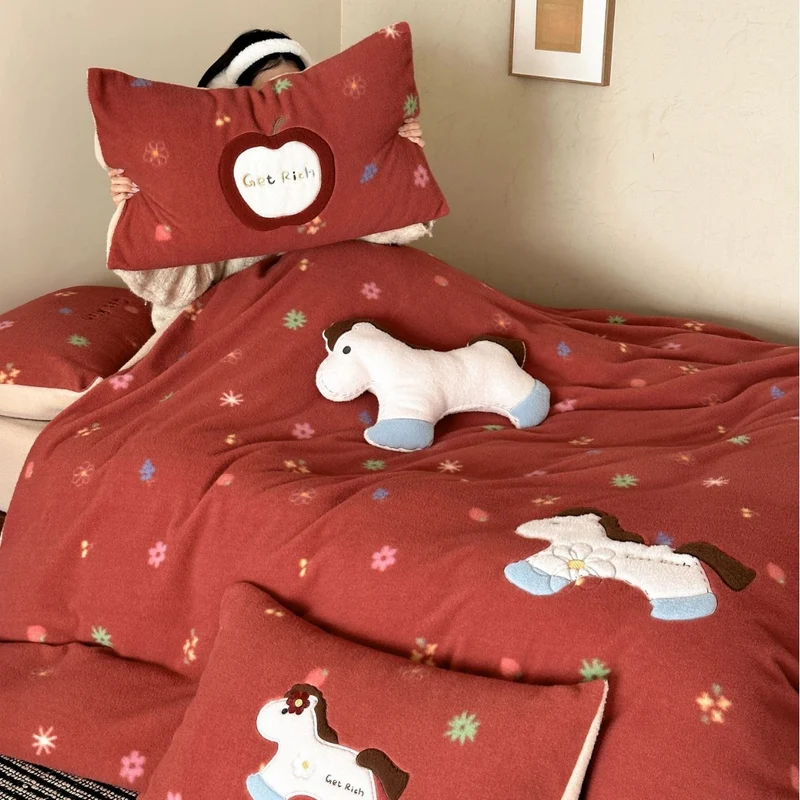 Mikrofaser-Fleece Bettwäscheset mit Applikationen und gesteppter Rückseite Karnz