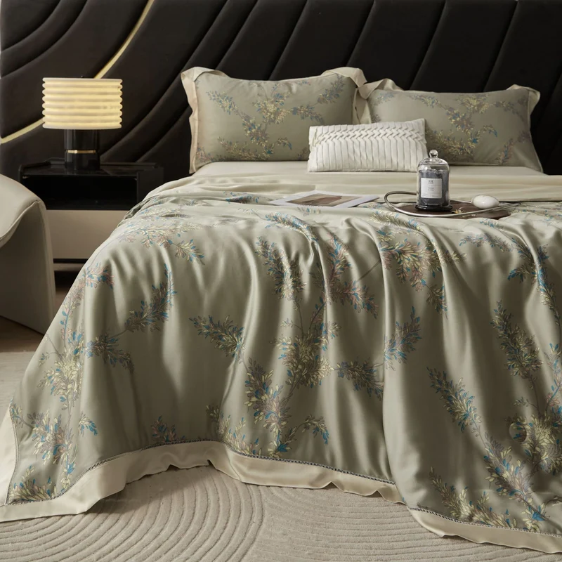 Luxuriöse Satin-Bettüberwurf-Garnitur mit floraler Jacquard-Stickerei Karnz