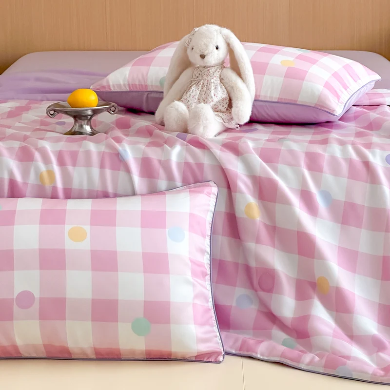 Kinder-Bettwäscheset mit gesteppter Kuscheldecke und kariertem Punktmuster Karnz