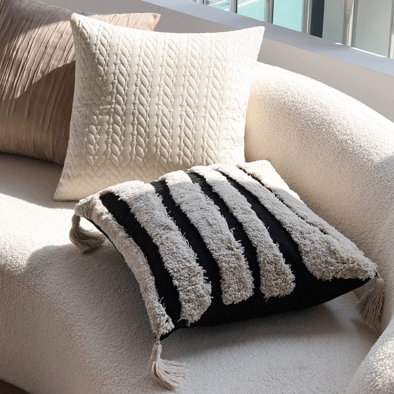 Square quilted cushion cover with cable pattern and cotton blend Stornfield