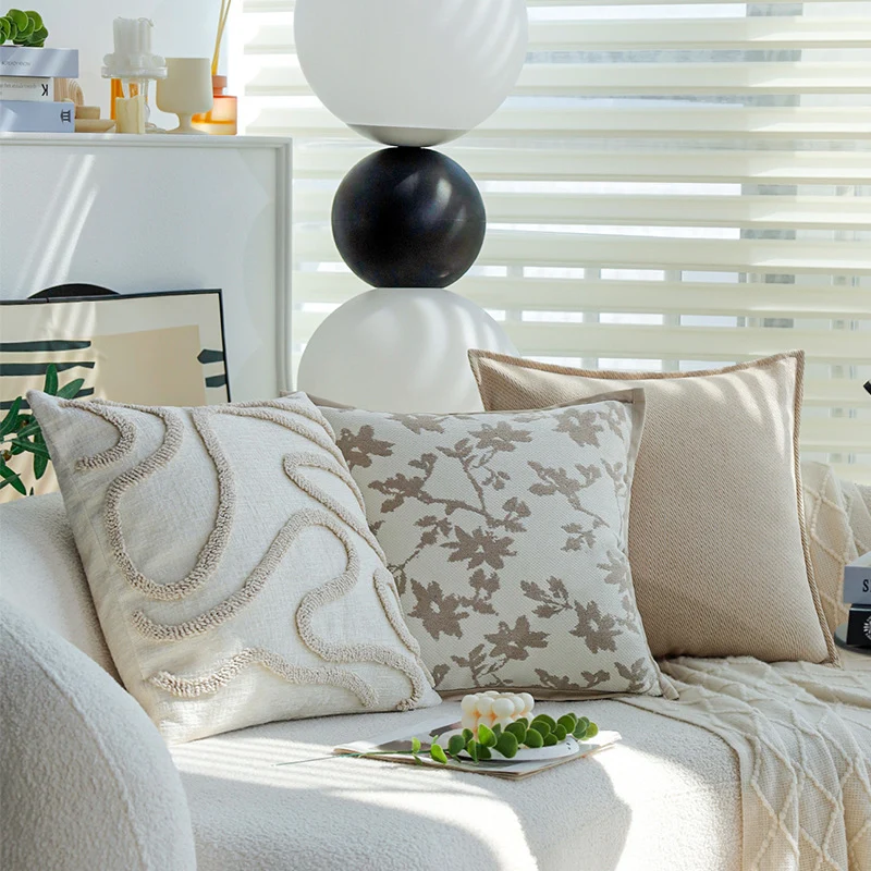Square fine structure pillowcase with botanical jacquard relief and satin piping Stornfield