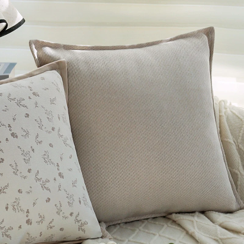 Square fine structure pillowcase with botanical jacquard relief and satin piping Stornfield
