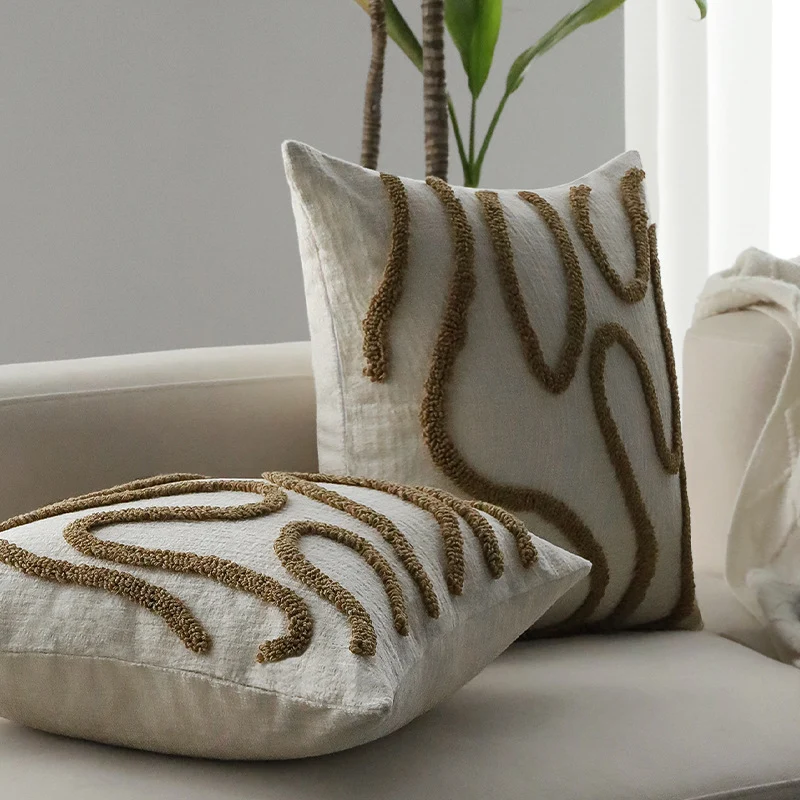 Square decorative cushion cover Stornfield with hand-tufted loop appliqué and fine linen look