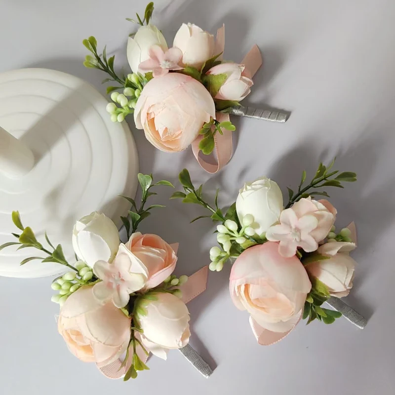 Florale Corsage Ansteckblume