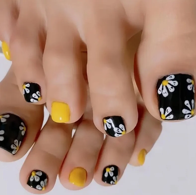 Artistic Floral Nail Art Design Stornfield