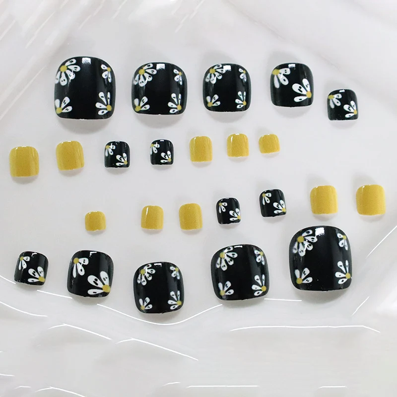 Artistic Floral Nail Art Design Stornfield