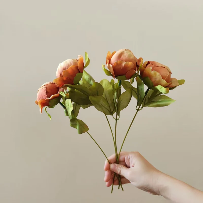 Realistische Seidenblumenstängel
