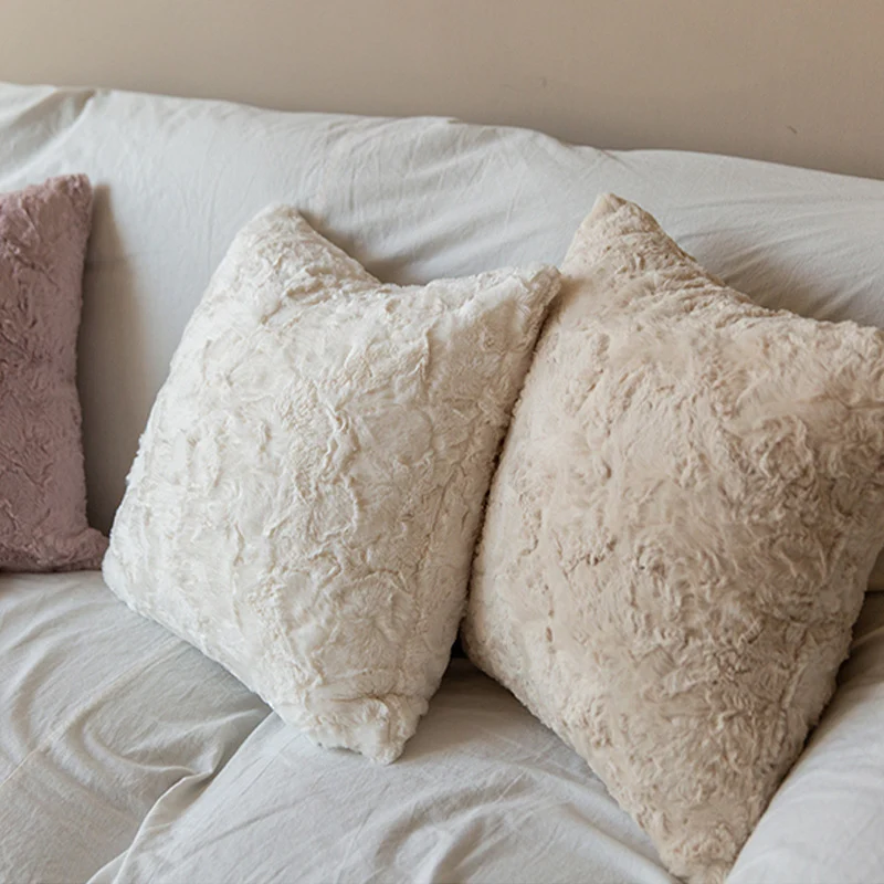 Cozy decorative cushion cover made of faux fur Stornfield