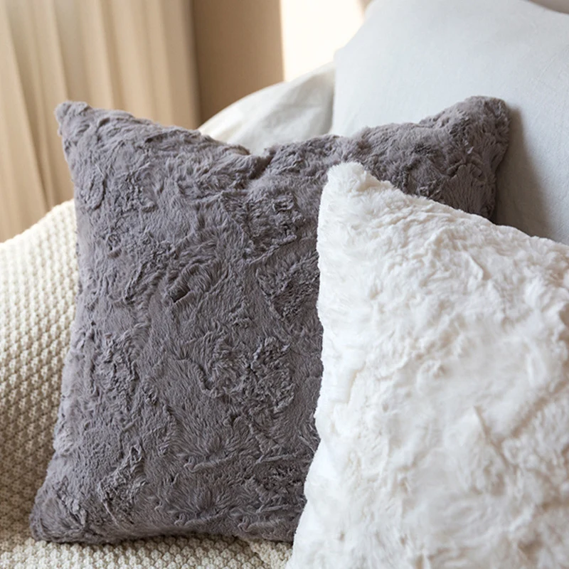 Cozy decorative cushion cover made of faux fur Stornfield