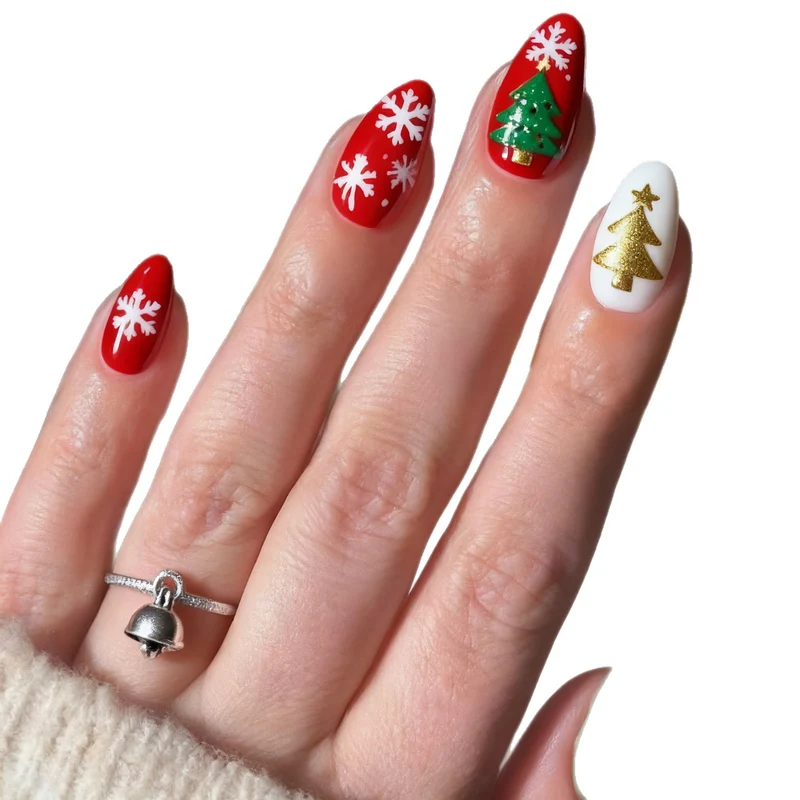 Holiday-Themed Decorative Nail Art Stornfield