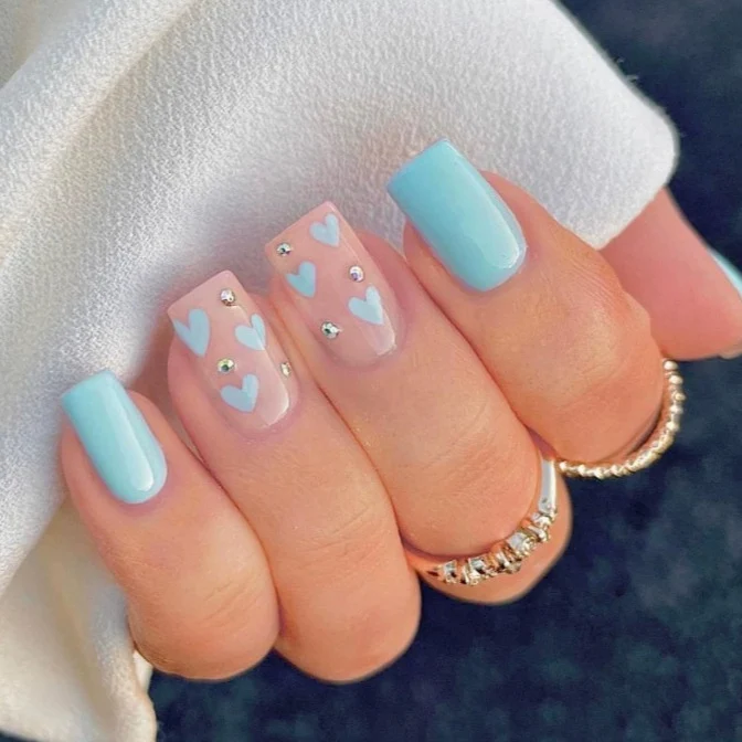 Heart-Patterned Decorative Acrylic Nail Art Stornfield