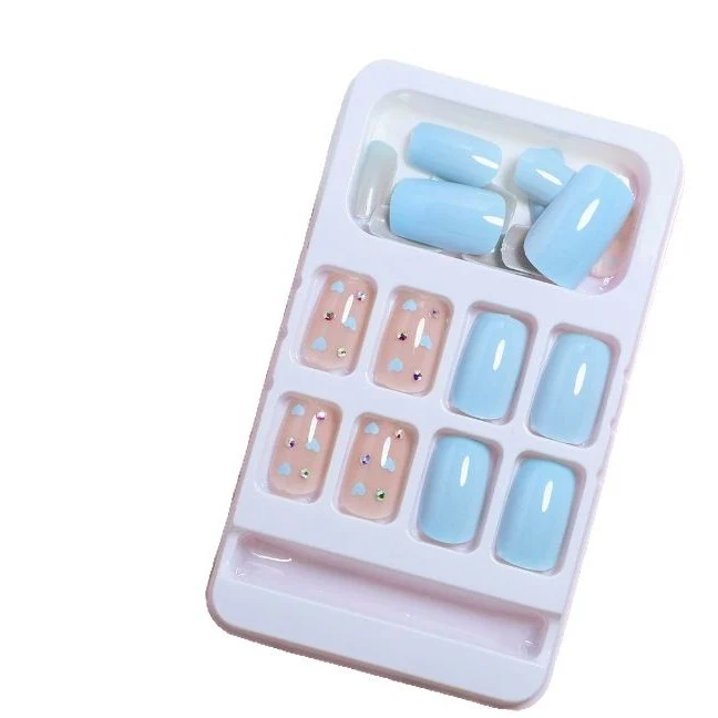 Heart-Patterned Decorative Acrylic Nail Art Stornfield