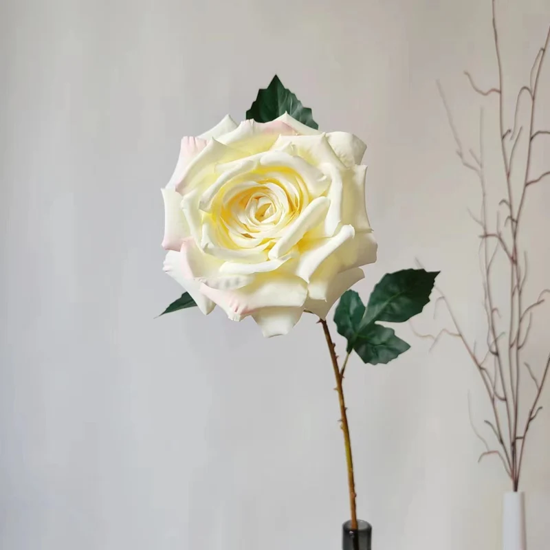 Realistische Lebensgroße Künstliche Rosenstängel