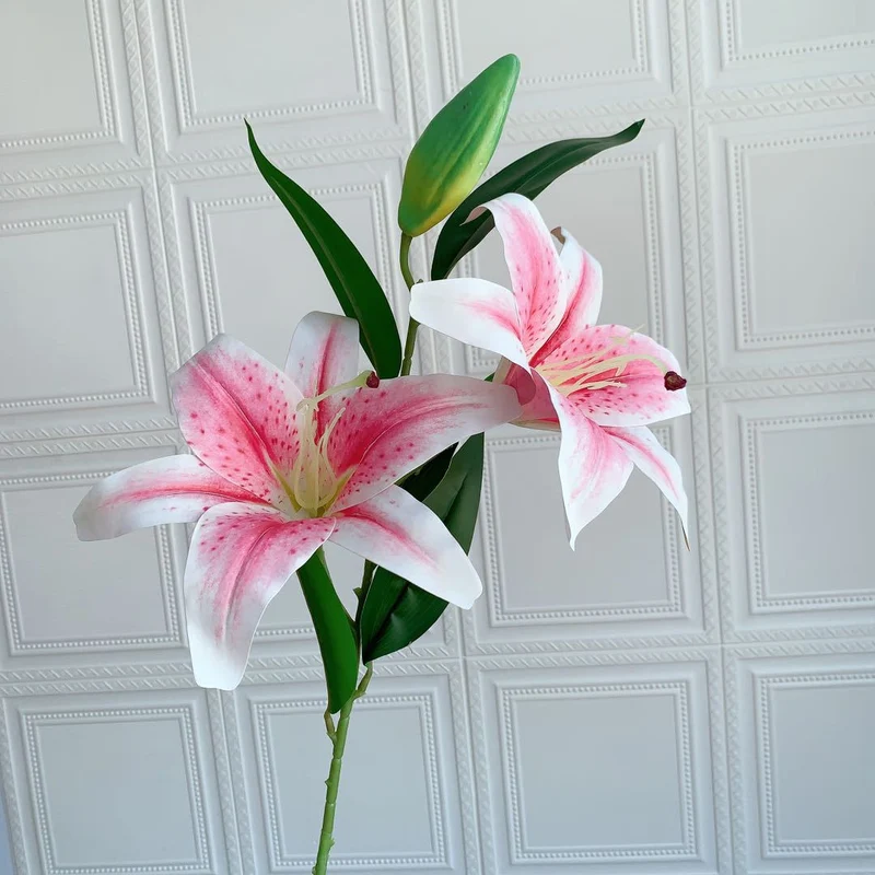 Realistische Florale Lilienstiel
