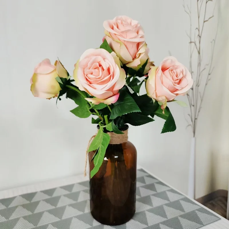 Lebensechter Seidenblumenstiel