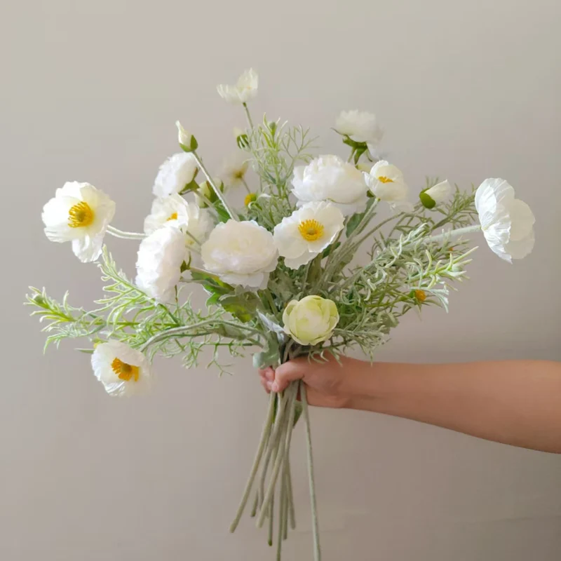 Lebensechtes Blumenstrauß-Arrangement