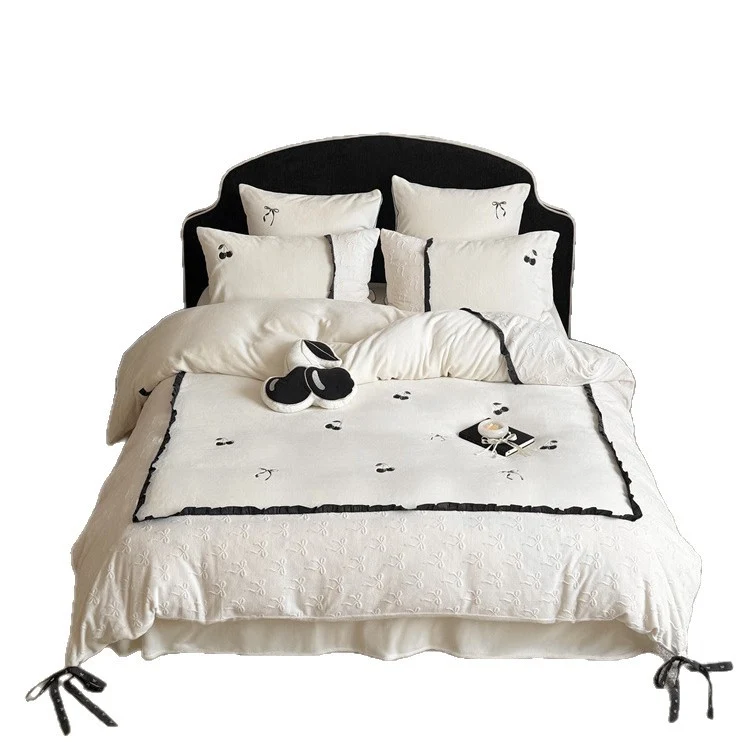 Reversible cotton satin bedding set with embroidered cherry, delicate frill and decorative bows Stornfield