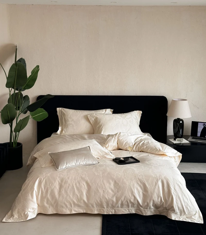 Satin Bedding Set Stornfield