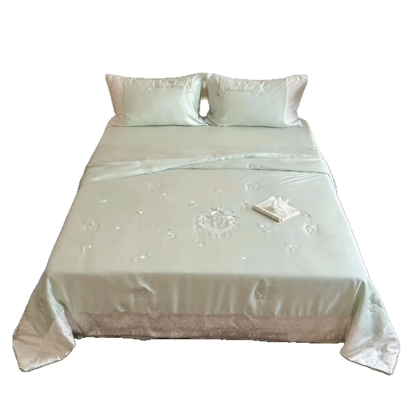 Satin bedding set with fine butterfly embroidery, embroidered center field and hotel closure Stornfield