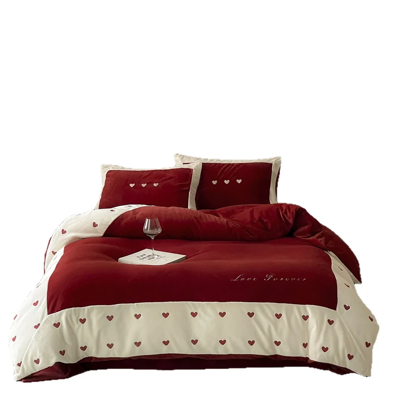 Romantic velvet bedding set with heart embroidery and reversible function Stornfield